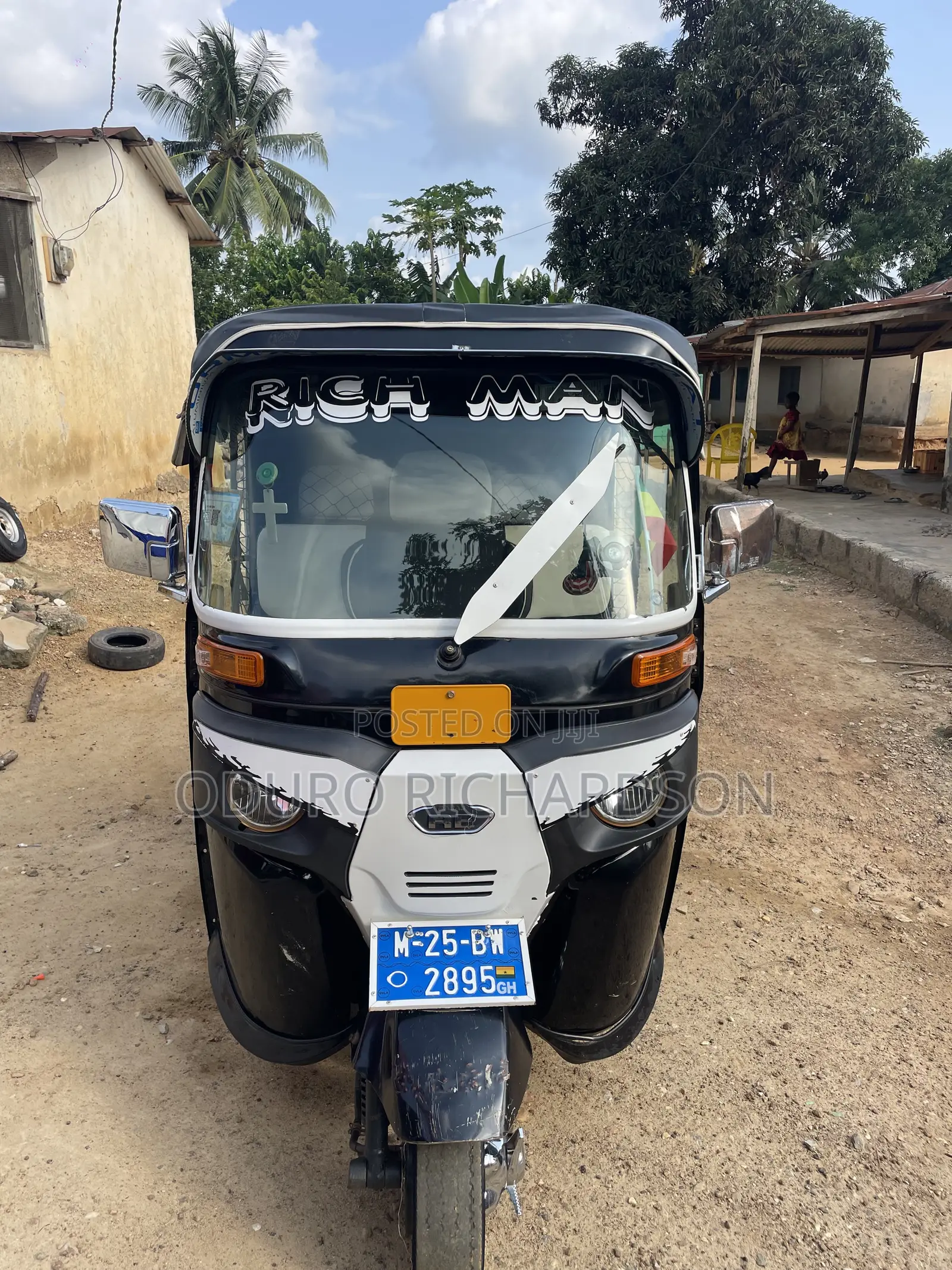 Bajaj RE 2025 Black