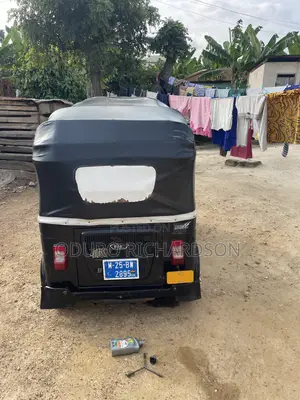 Bajaj RE 2025 Black