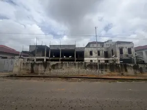 6bdrm Block of Flats in Police Station for sale