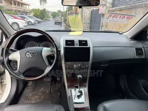 Toyota Corolla 2013 White