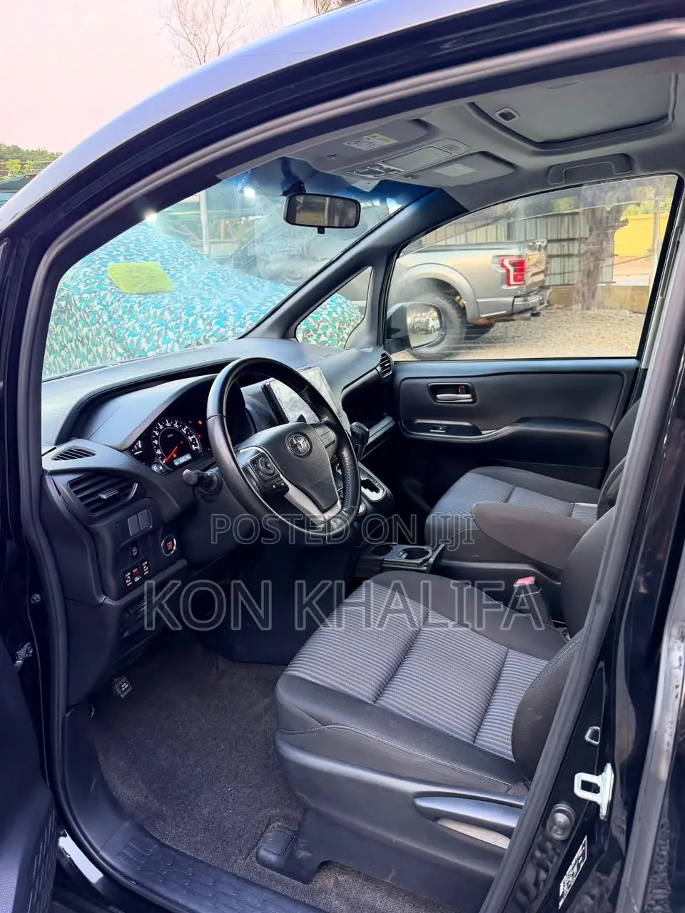 Toyota Voxy 2014 Black