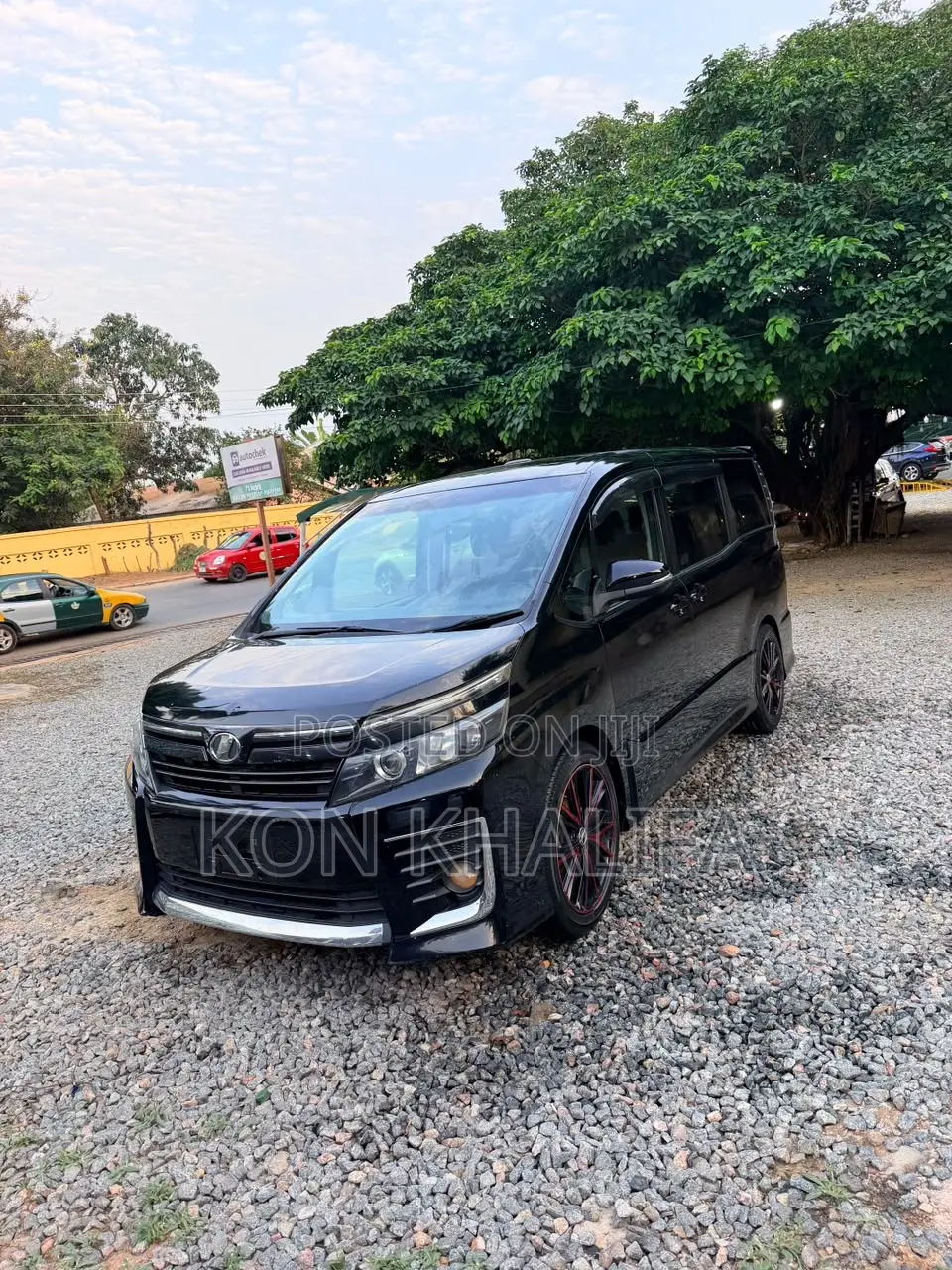 Toyota Voxy 2014 Black