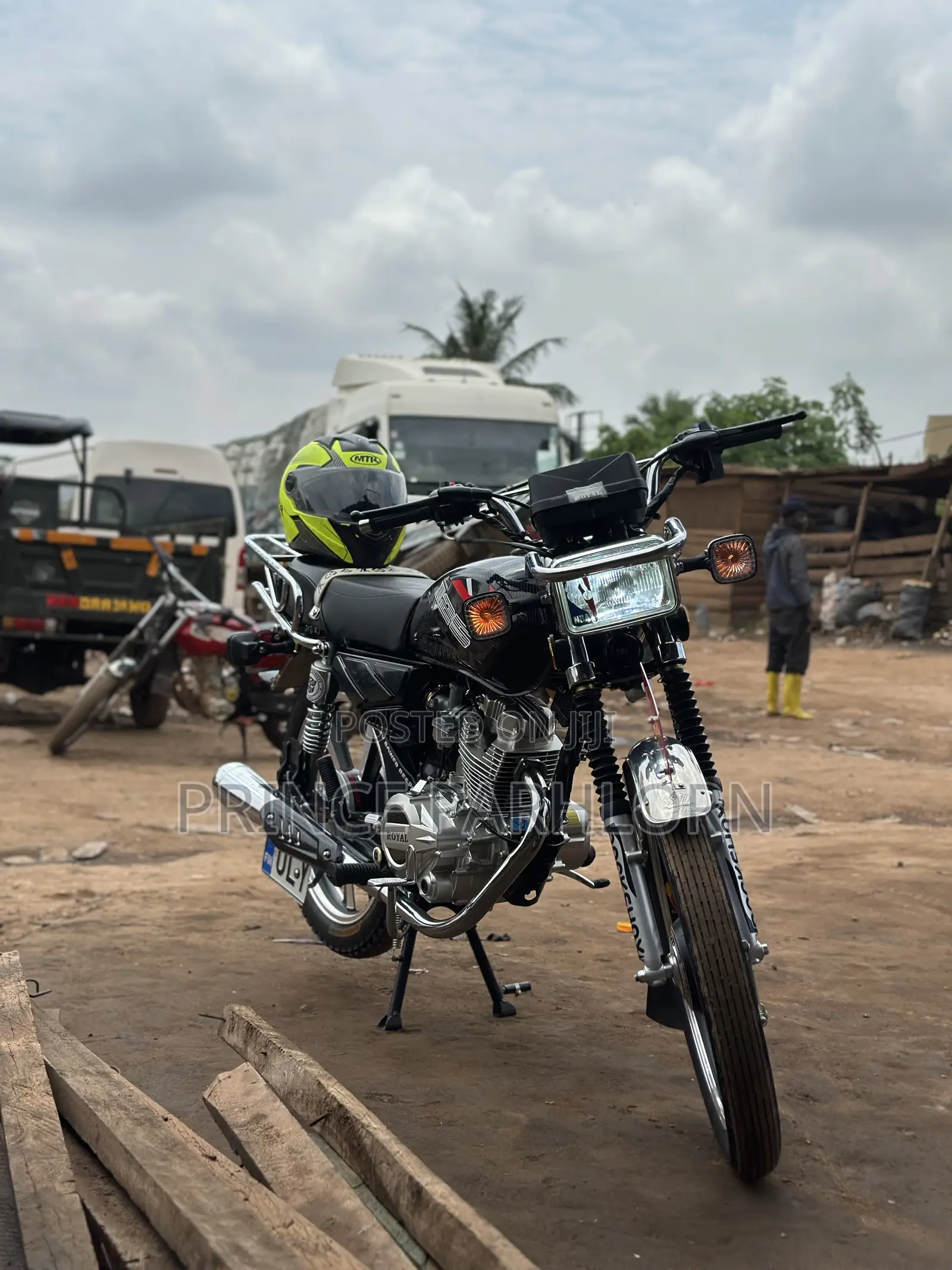 New Royal RY125 2025 Black