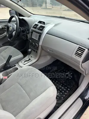 Toyota Corolla LE 4dr Sedan (1.8L 4cyl 4A) 2013 Black