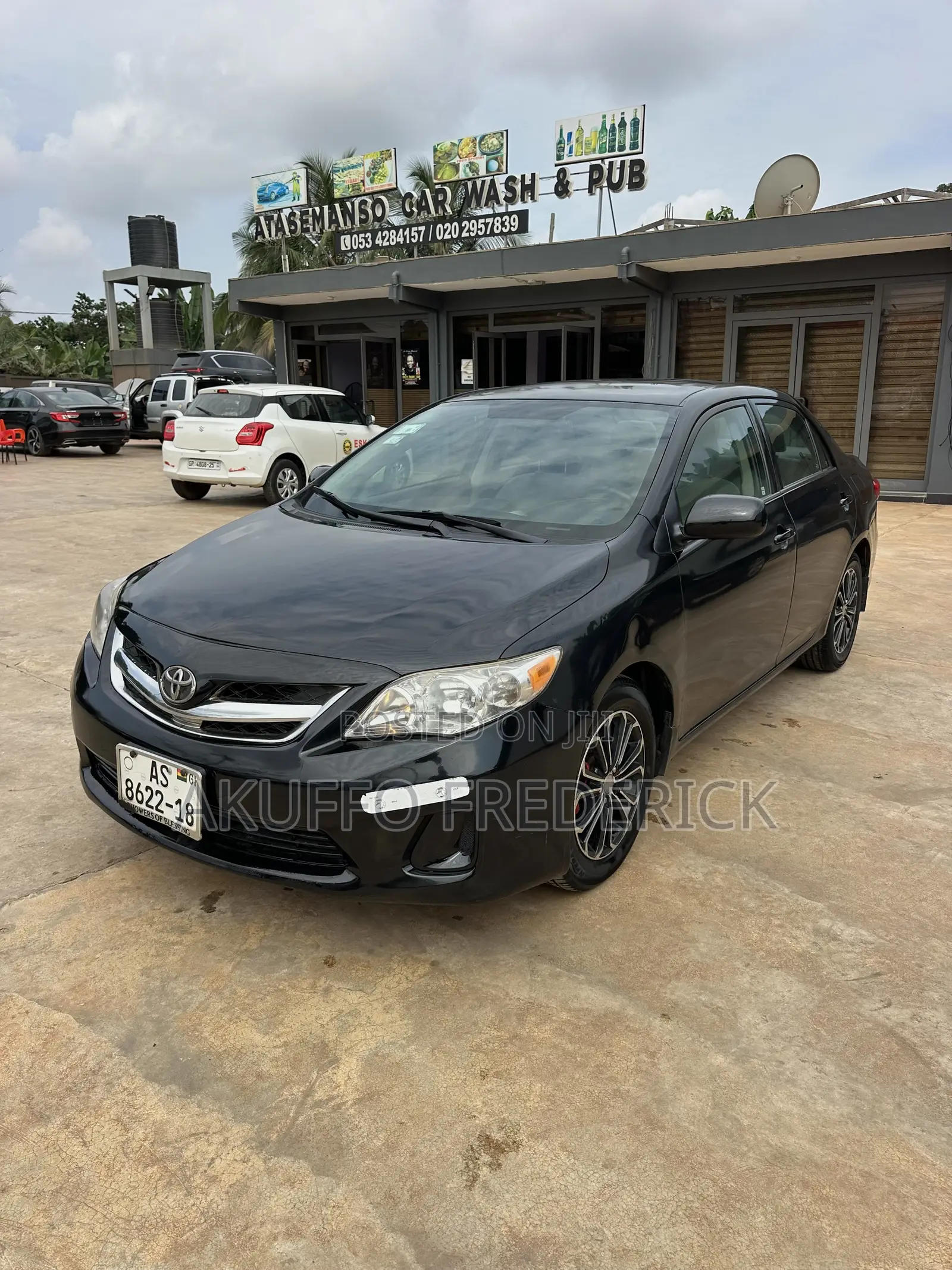 Toyota Corolla LE 4dr Sedan (1.8L 4cyl 4A) 2013 Black