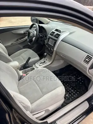 Toyota Corolla LE 4dr Sedan (1.8L 4cyl 4A) 2013 Black