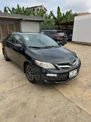 Toyota Corolla LE 4dr Sedan (1.8L 4cyl 4A) 2013 Black