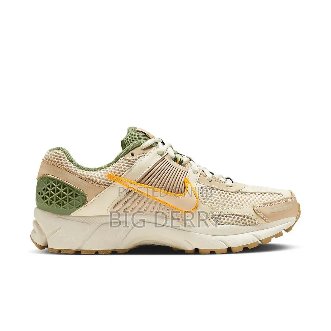 Nike Vomero 5 Phantom Dust