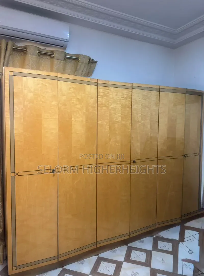 Matress Wardrobe Table