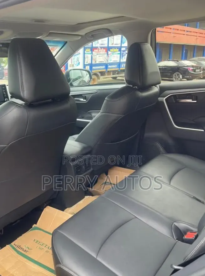 Toyota RAV4 2021 Green