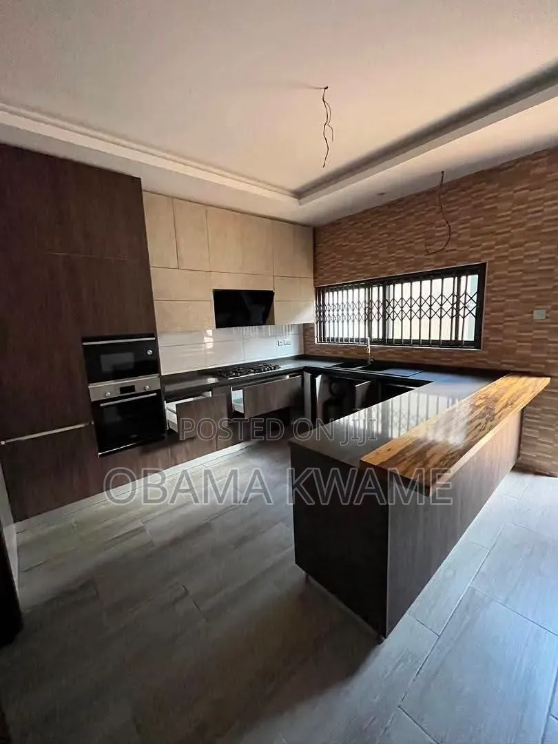 4bdrm House in Laryea Homes, A&C Mall Area for sale