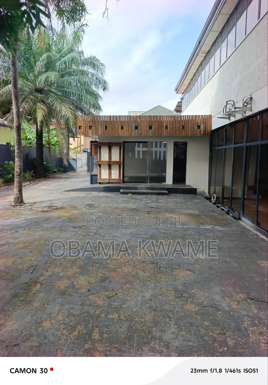  12-Bedroom Commercial Property for Rent – Osu Nyaniba Estate