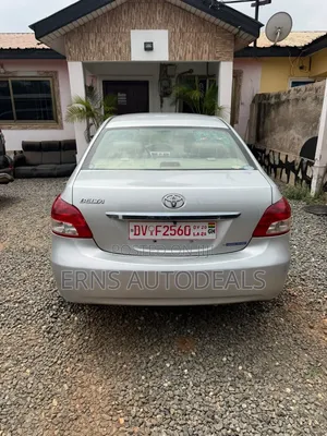 Toyota Belta 2010 Silver