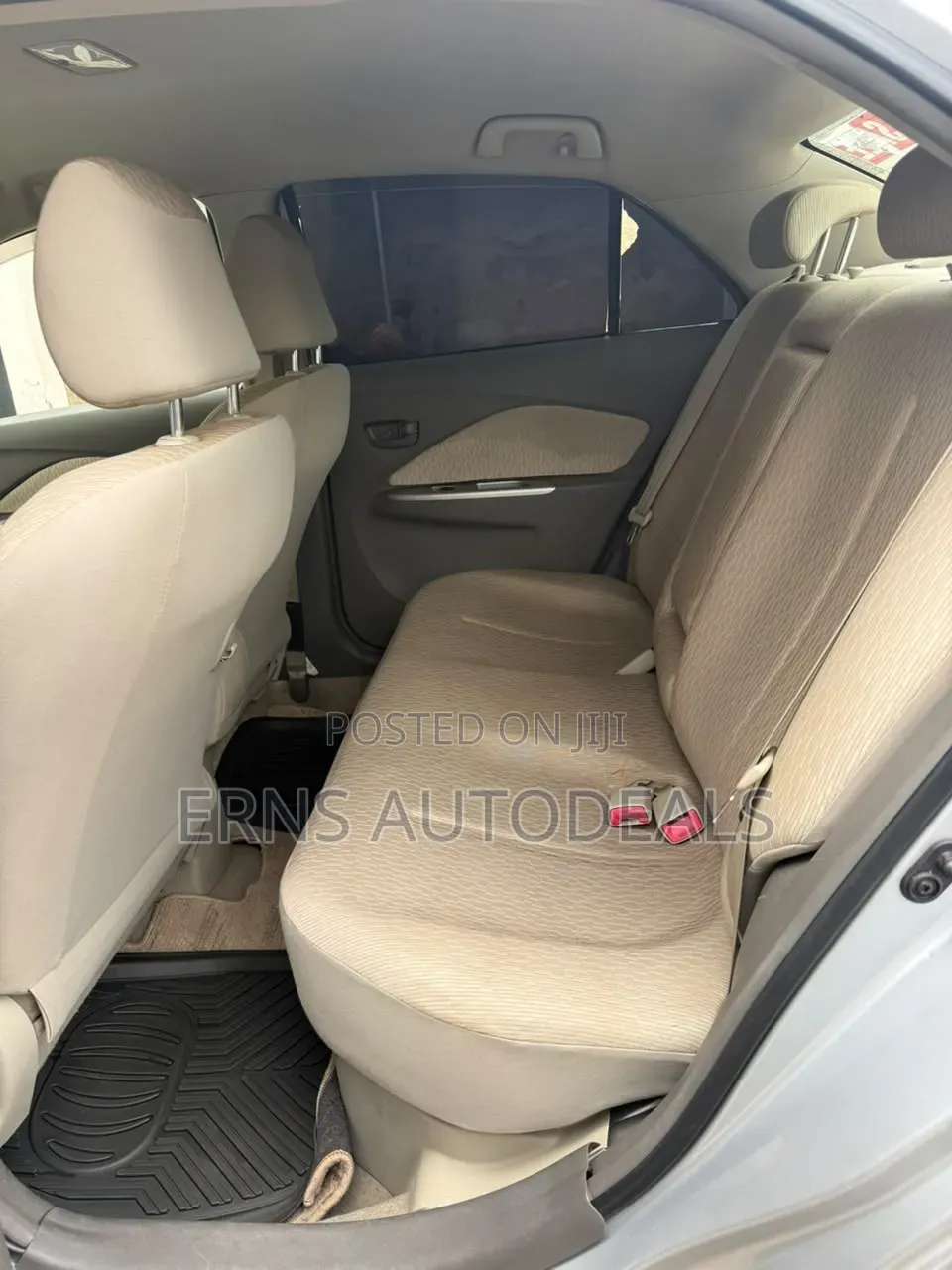 Toyota Belta 2010 Silver