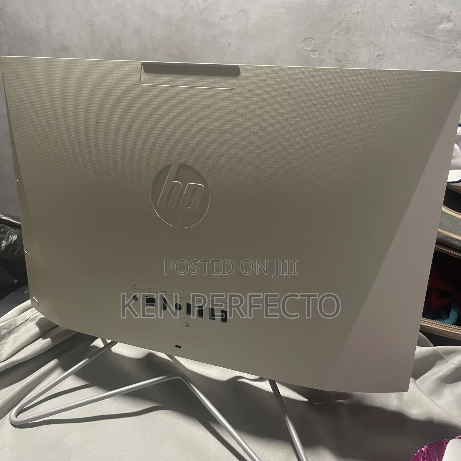 New Desktop Computer HP 200 G4 22 All-in-One 4GB Intel Core i3 HDD 1T