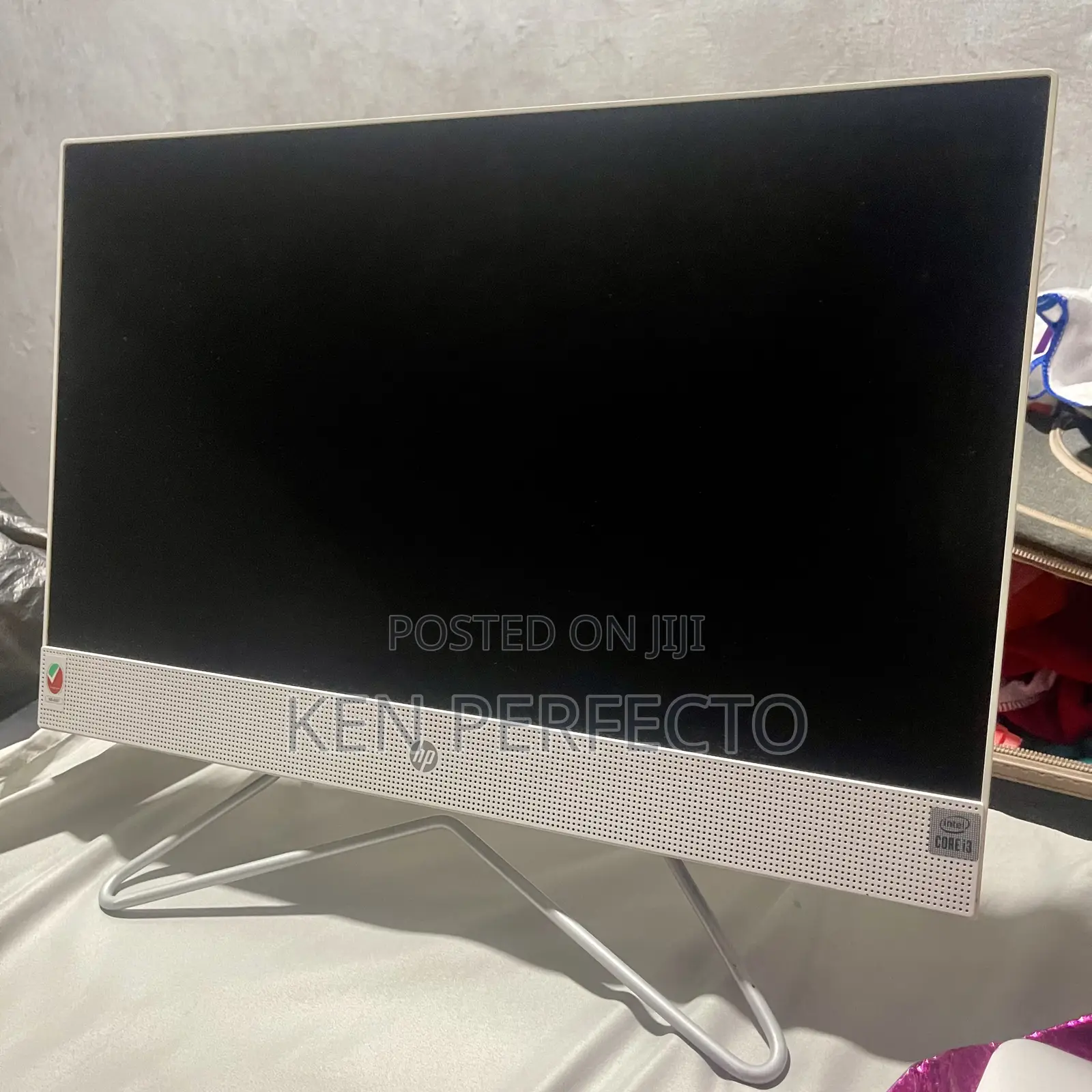 New Desktop Computer HP 200 G4 22 All-in-One 4GB Intel Core i3 HDD 1T