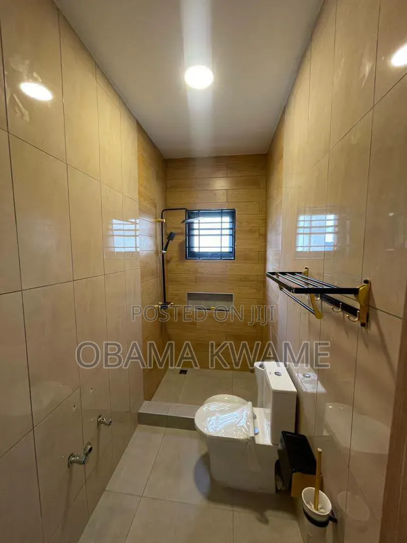 3bdrm House in Laryea Homes, Amasaman for sale
