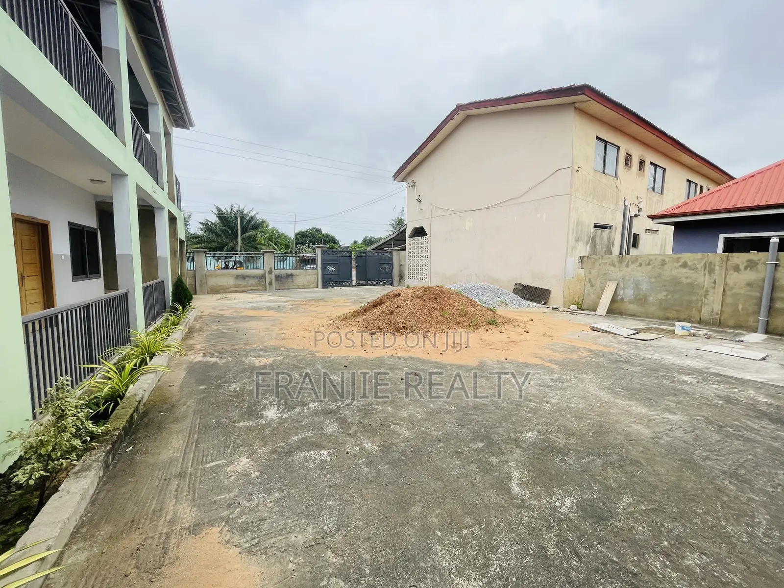 16bdrm House in Kasoa for sale