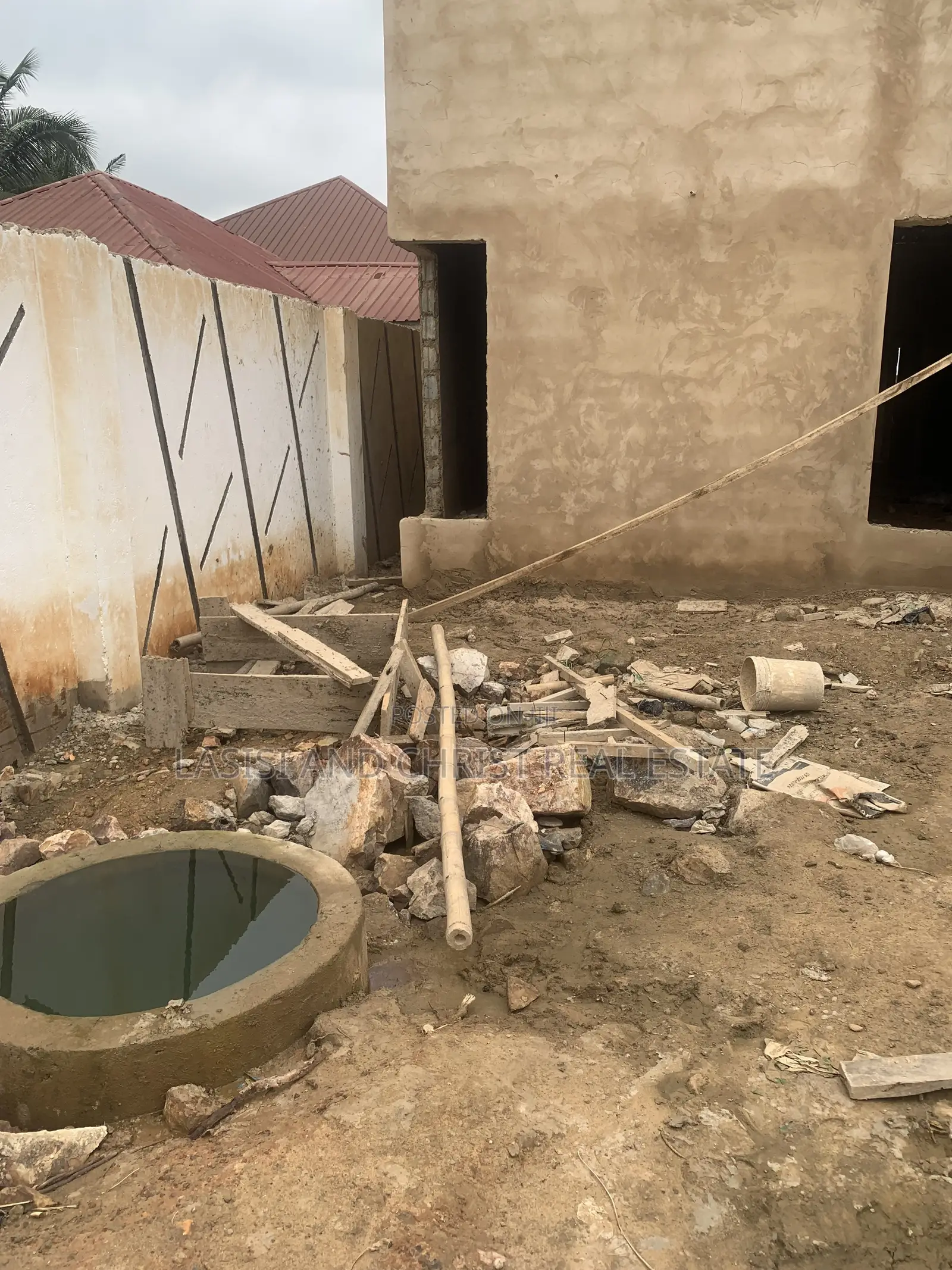 2bdrm House in Lasisi And Christ, Pokuase for sale