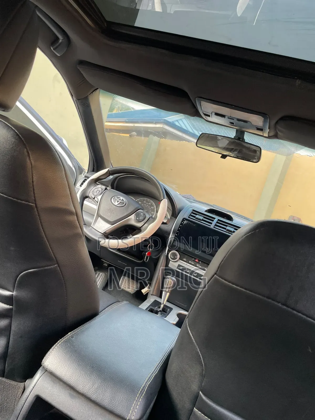 Toyota Camry SE 4dr Sedan (2.5L 4cyl 6A) 2013 White