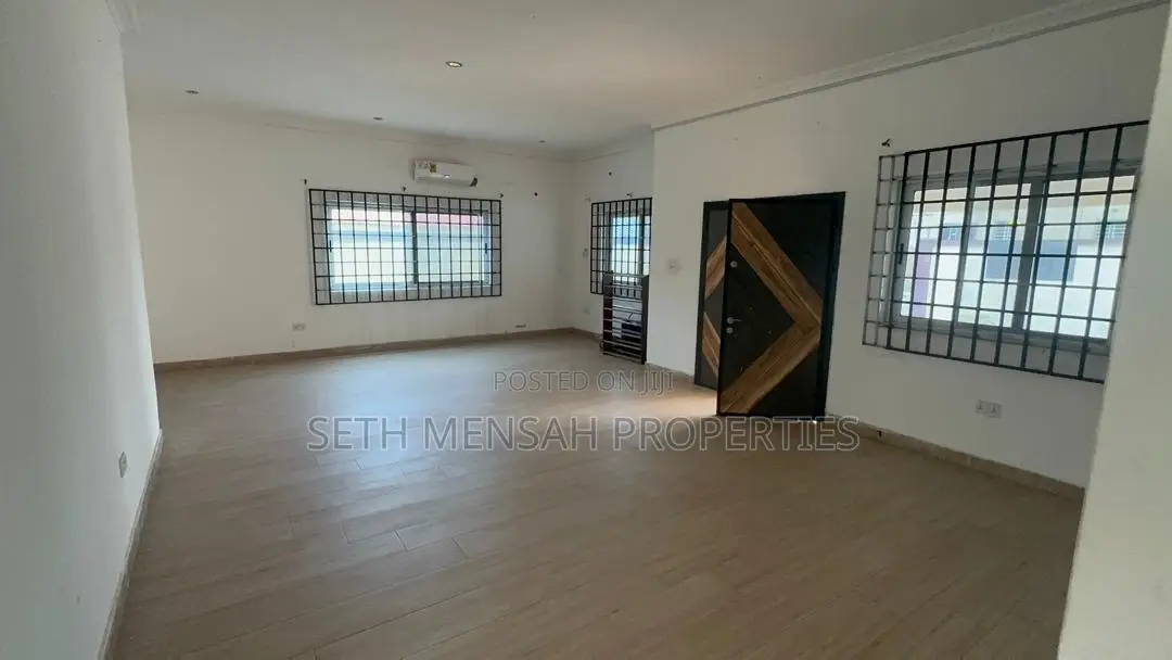 6 Bedroom House for Sale at Achimota Mile7
