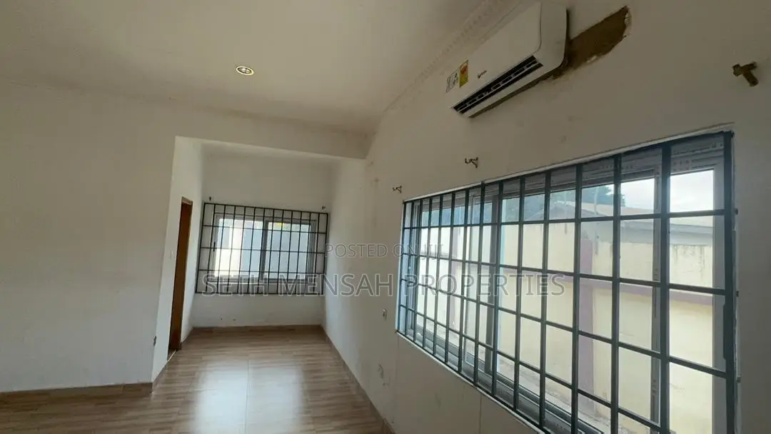 6 Bedroom House for Sale at Achimota Mile7