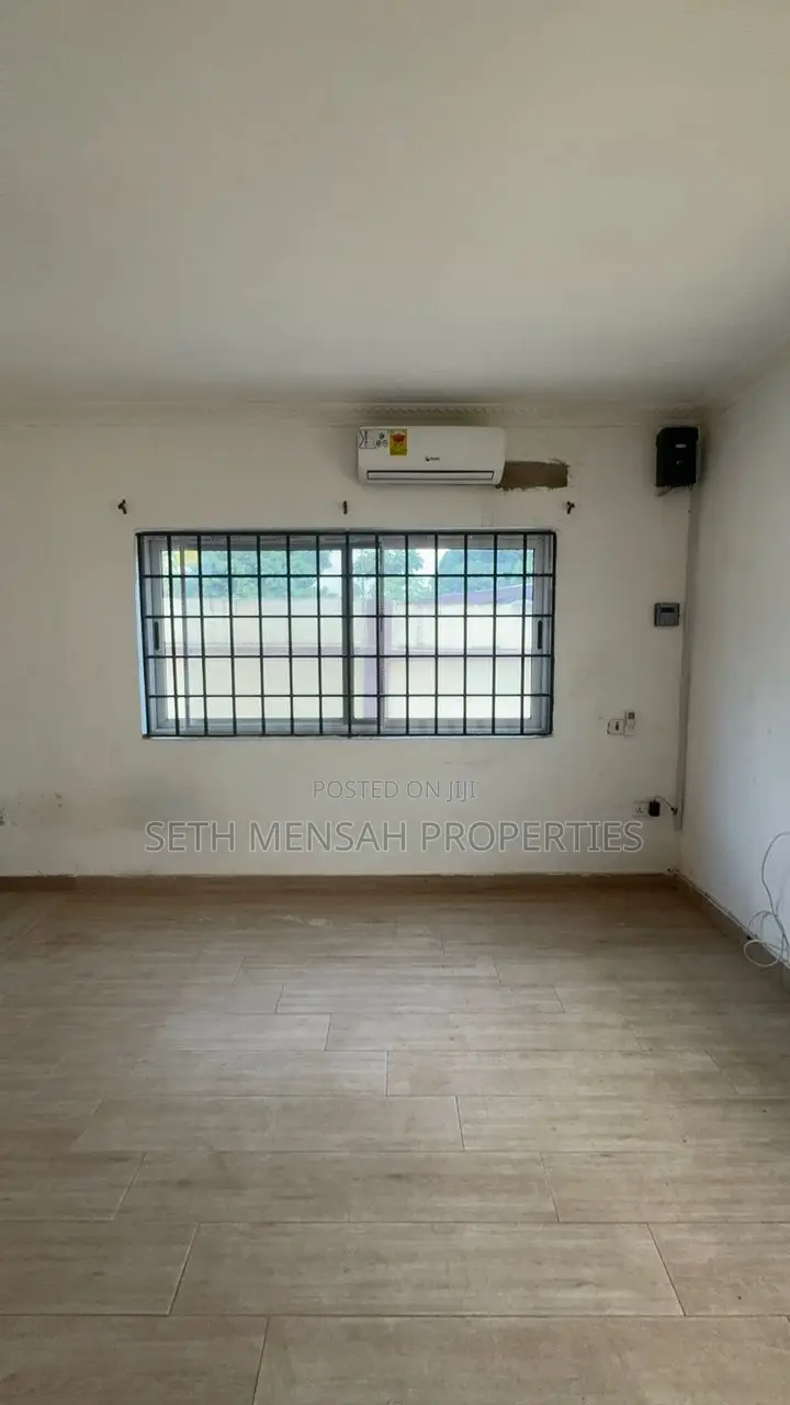 6 Bedroom House for Sale at Achimota Mile7