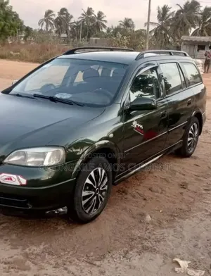 Opel Astra 2006 Green