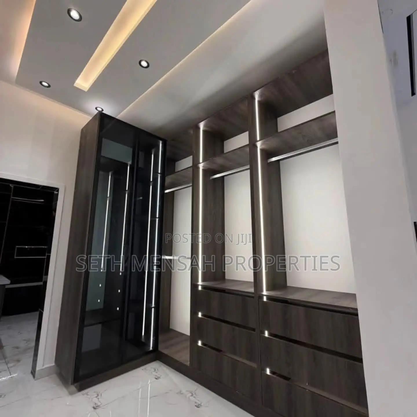 3bdrm House in 3 Bedroom House For for sale