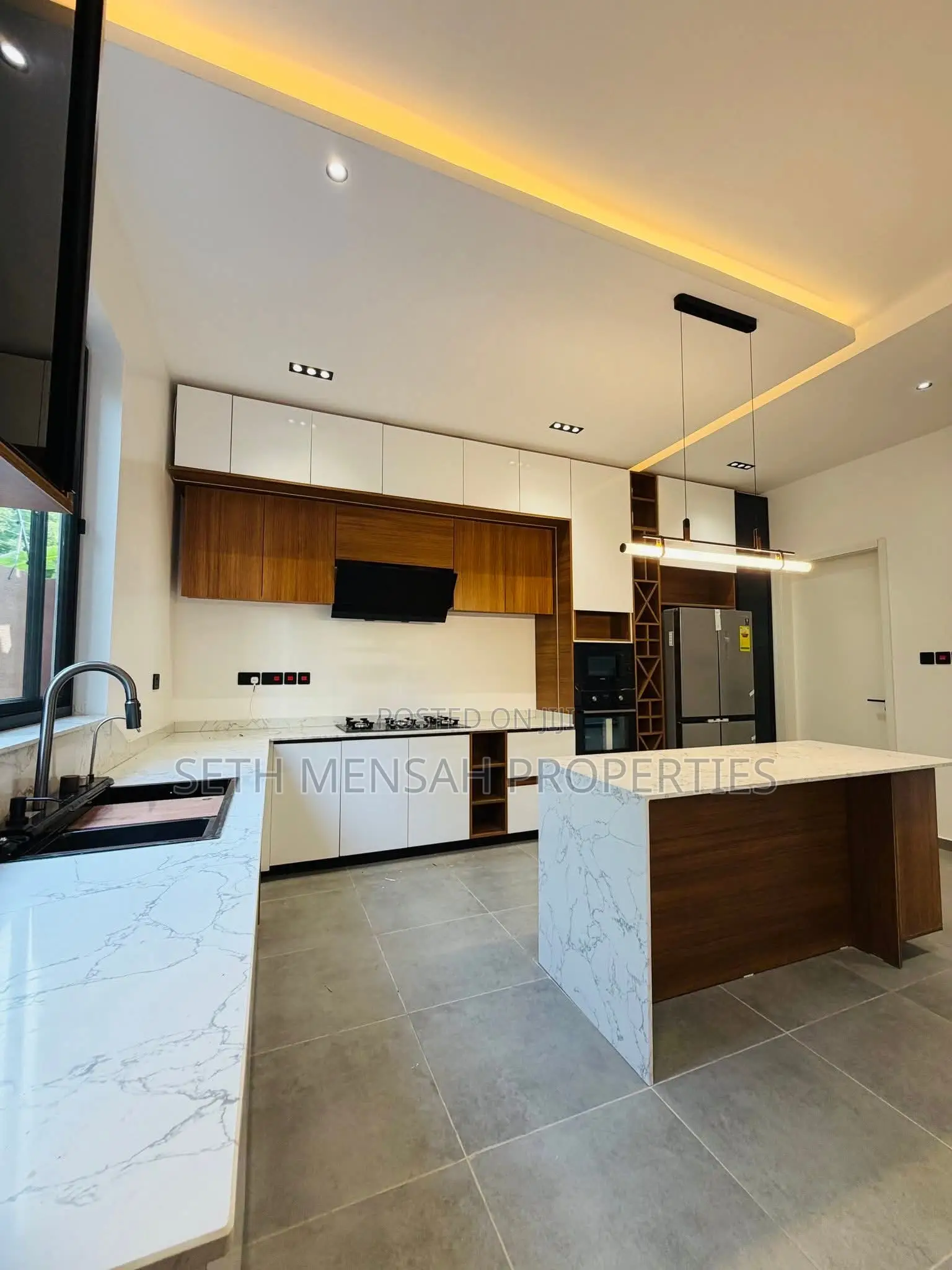 4bdrm House in 4 Bedroom House For for sale