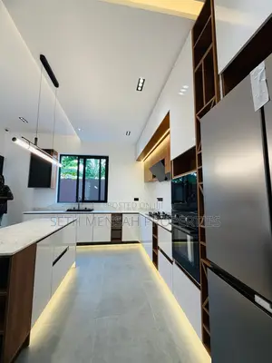 4bdrm House in 4 Bedroom House For for sale