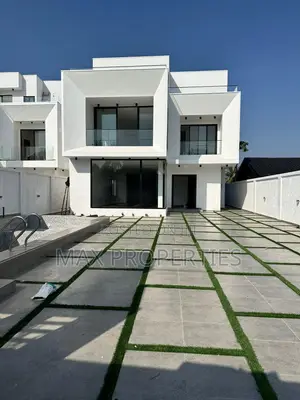 5bdrm House in East Legon for sale