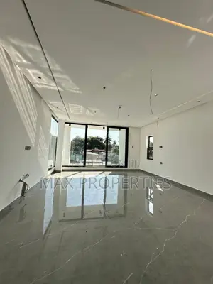 5bdrm House in East Legon for sale
