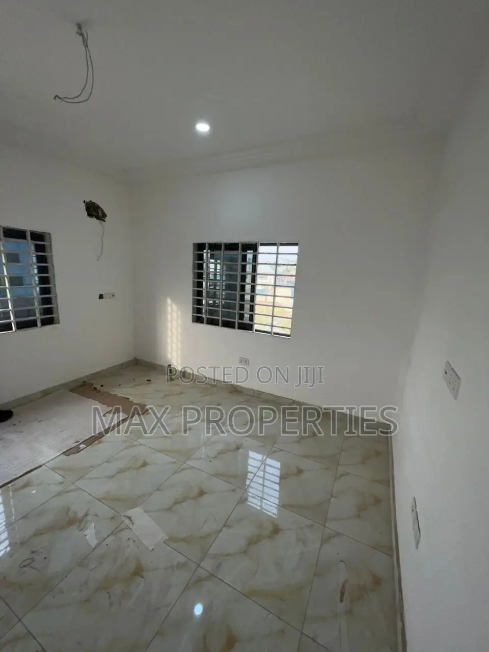 For Sale - Commercial Property Stores=5 2 Bedrooms Apt=2unit 3 Bed