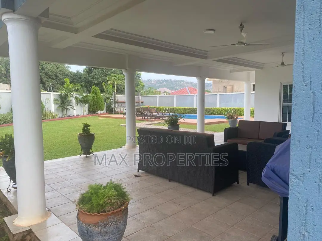 5bdrm Mansion in Oyarifa for sale