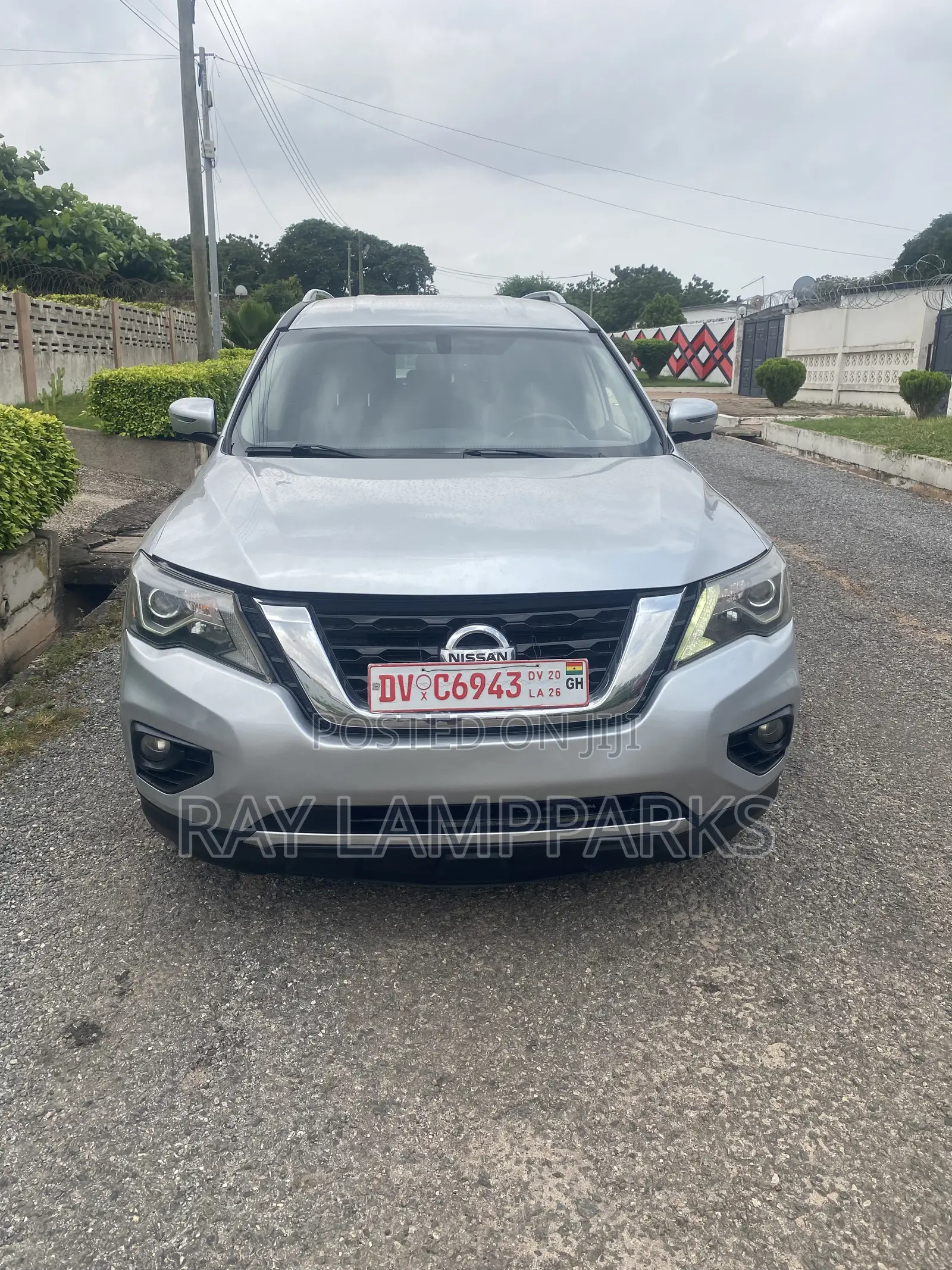 Nissan Pathfinder 2017 Silver