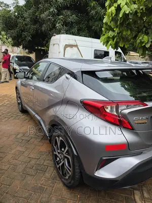 Toyota C-HR XLE FWD 2019 Gray