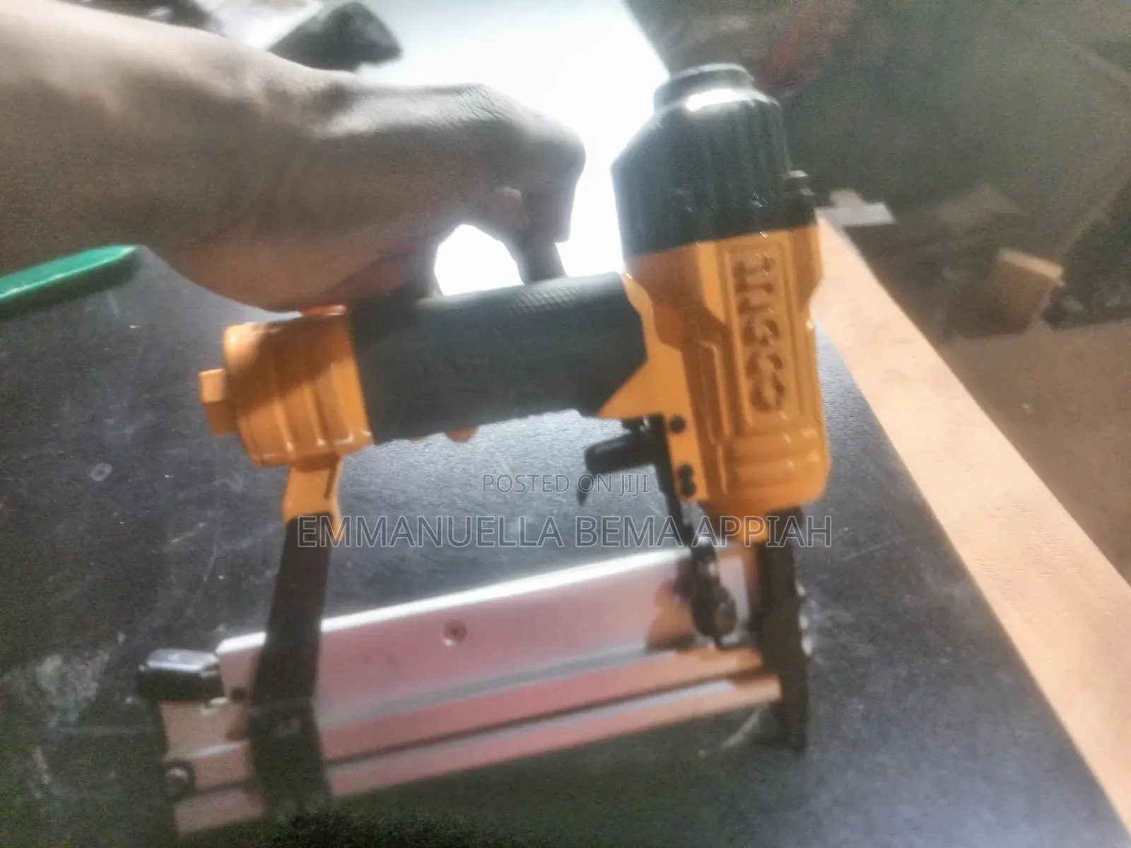 Air Brad Nailer