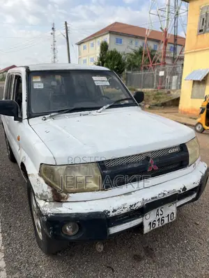 Mitsubishi Pajero 1999 White