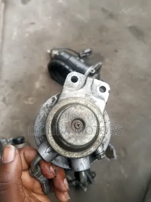 Hyundai Grace Hand Pump