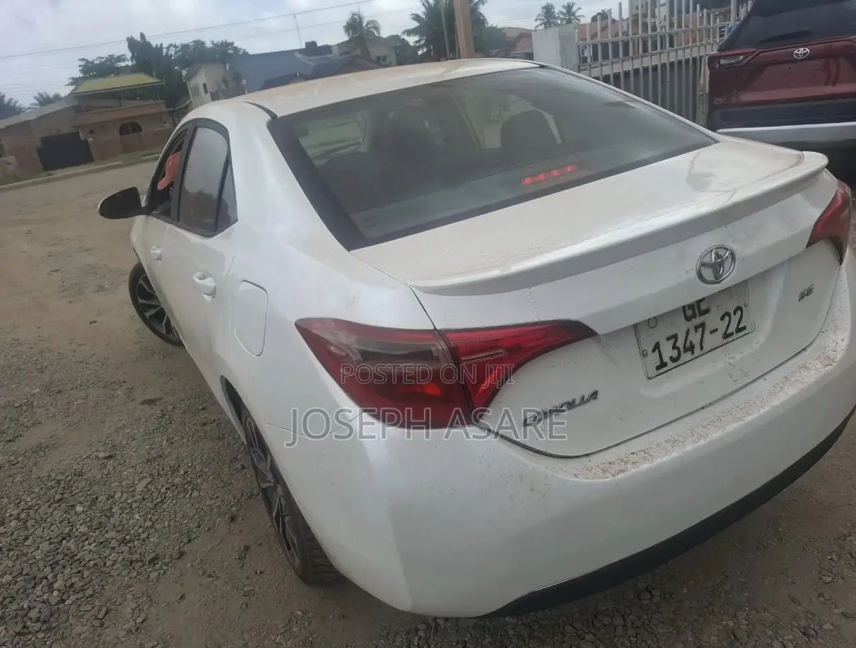 Toyota Corolla 2018 White