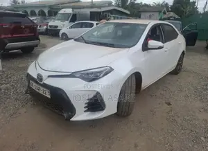 Toyota Corolla 2018 White