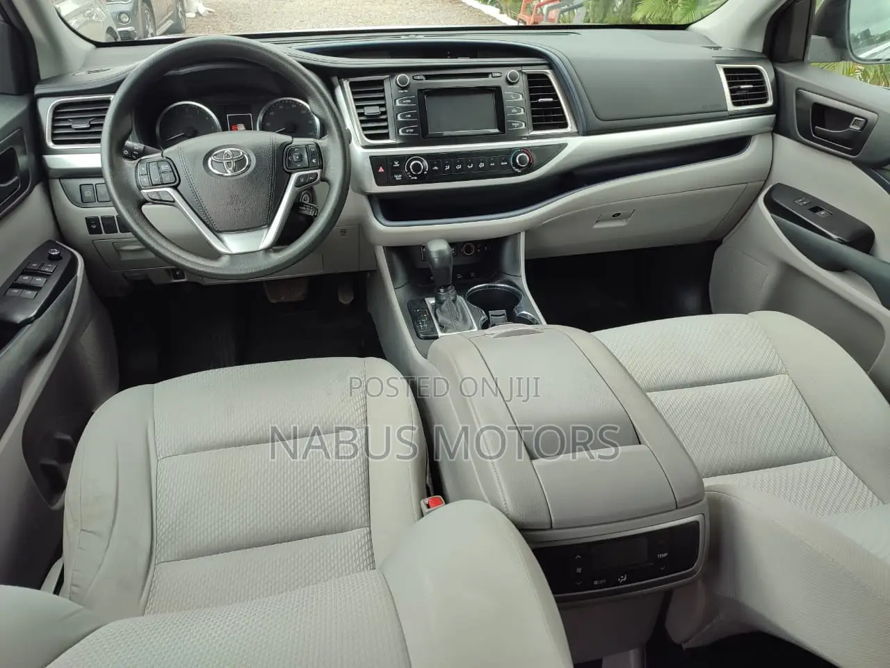 Toyota Highlander LE AWD 2020 Silver