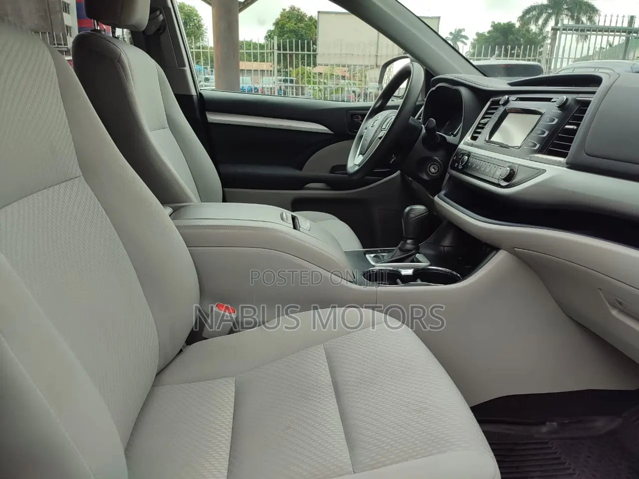 Toyota Highlander LE AWD 2020 Silver