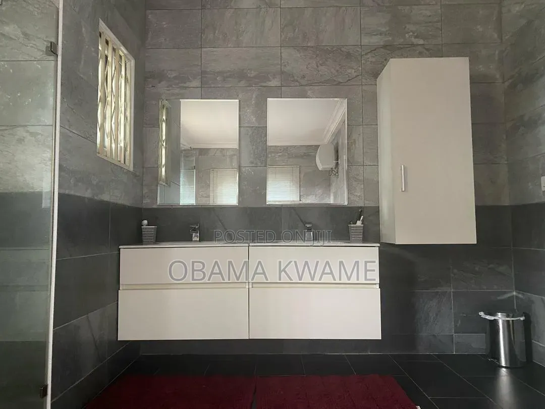 5bdrm Mansion in Laryea Homes, Owusu Ansah for sale