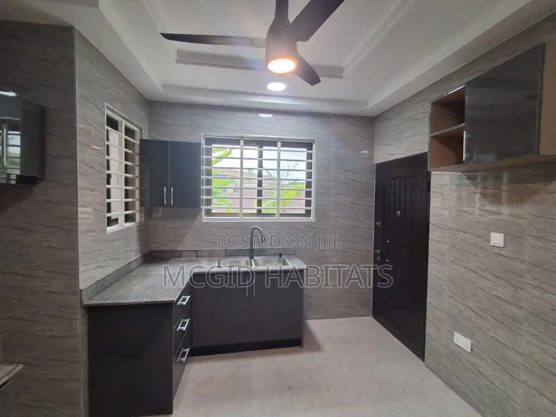 3bdrm House in Adenta for rent