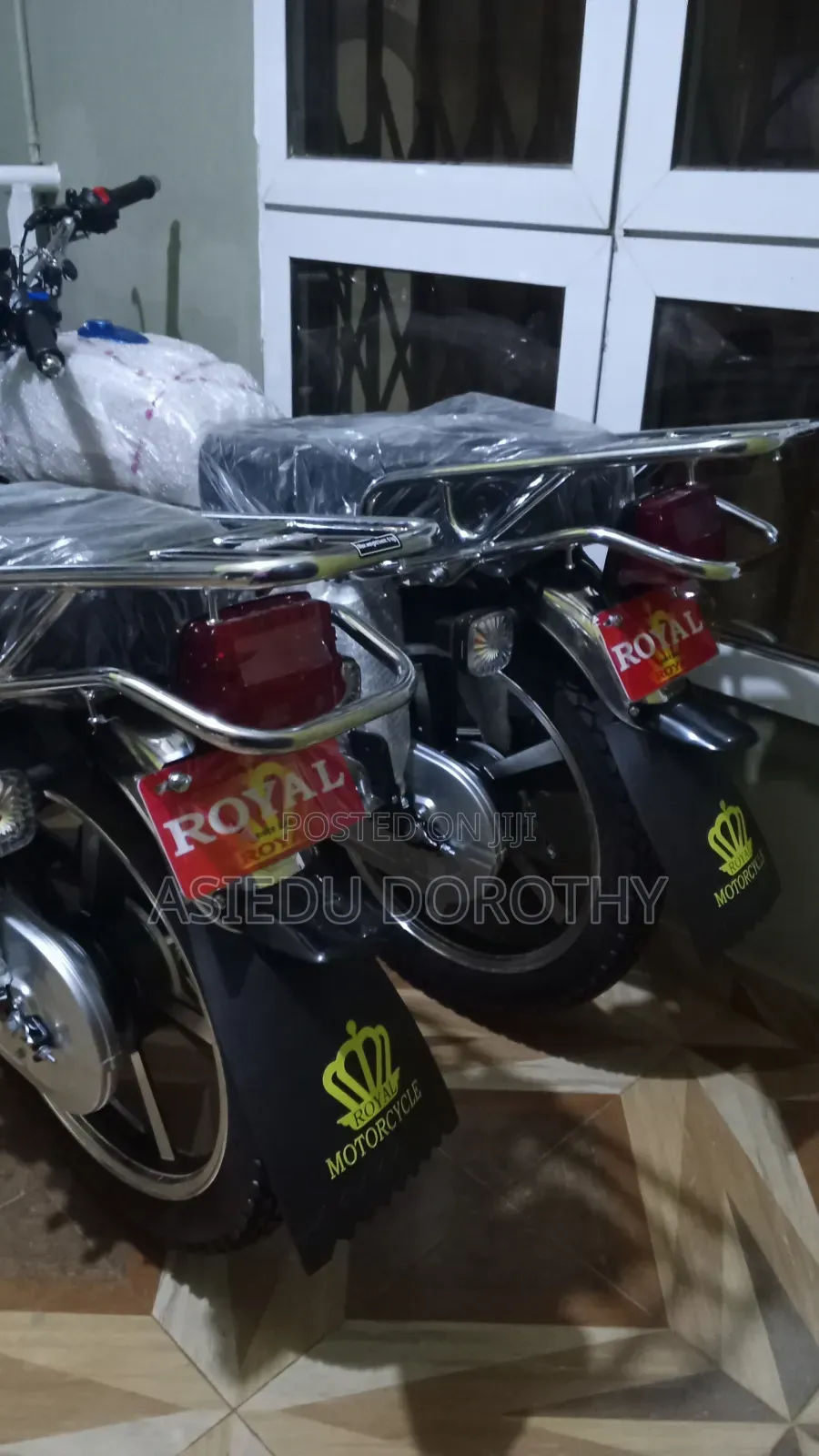 New Royal RY125 2026 Red