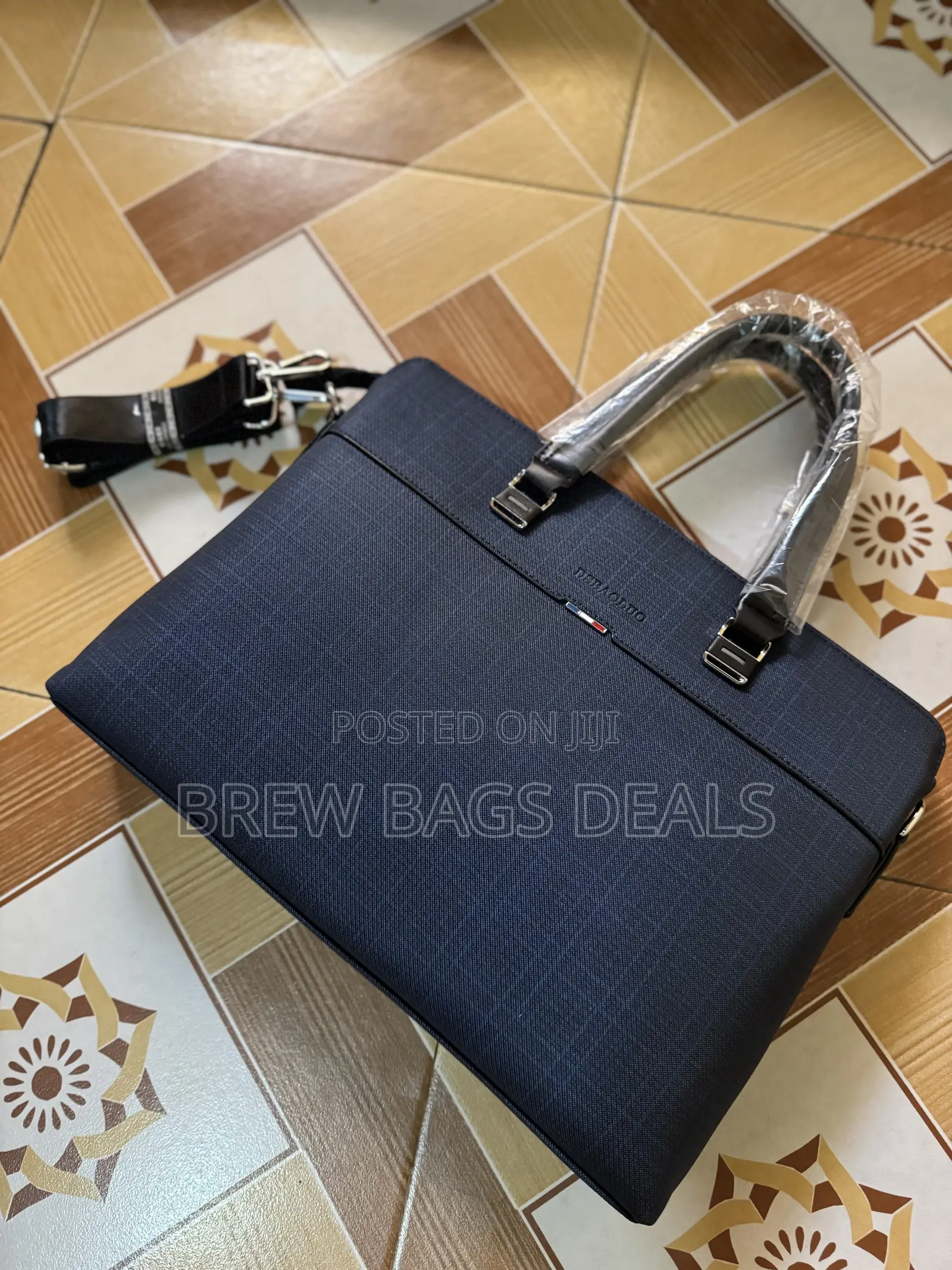Premium Leather Executive Unisex 15.6 Inches Laptop Bag.