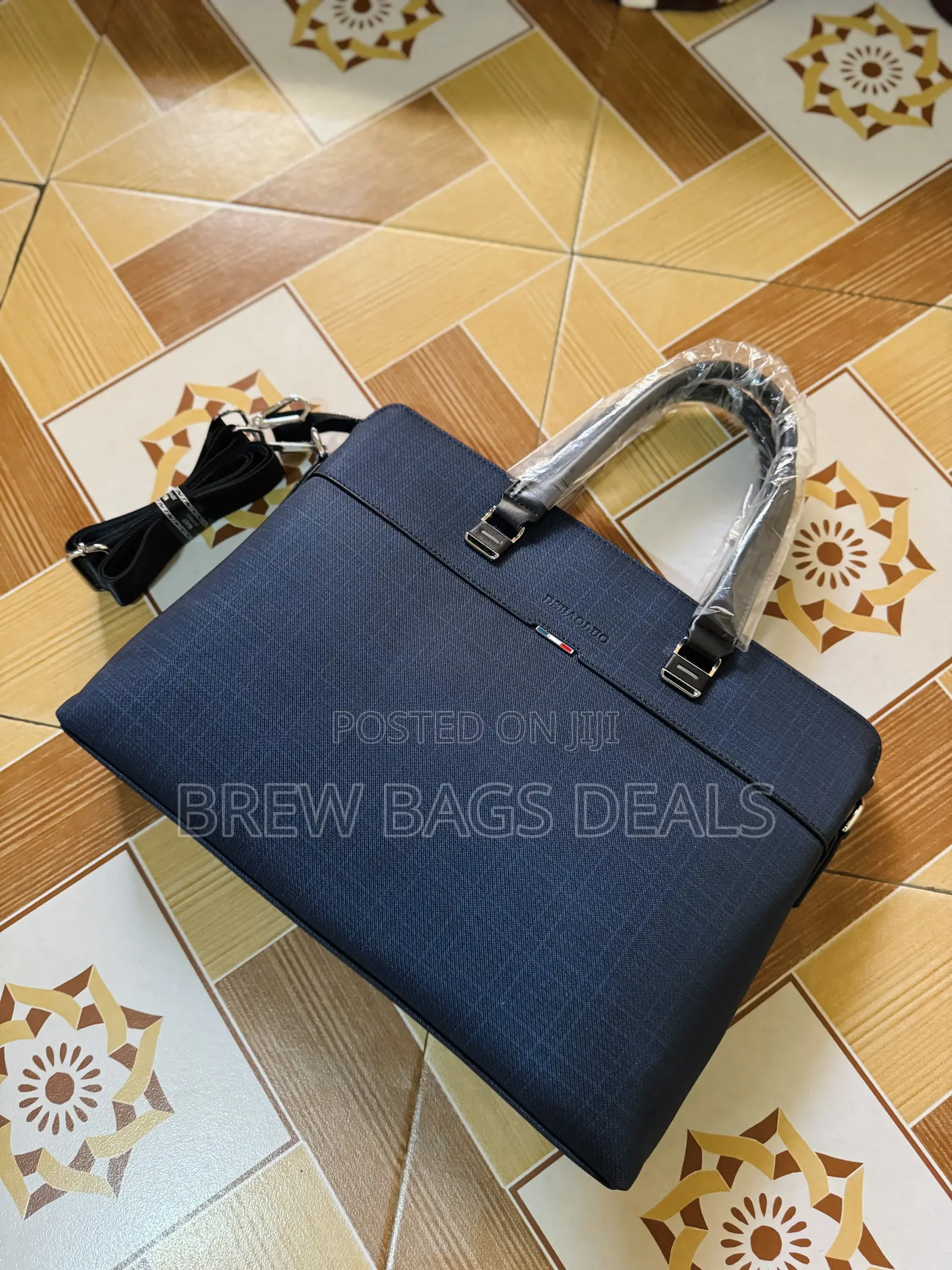Premium Leather Executive Unisex 15.6 Inches Laptop Bag.