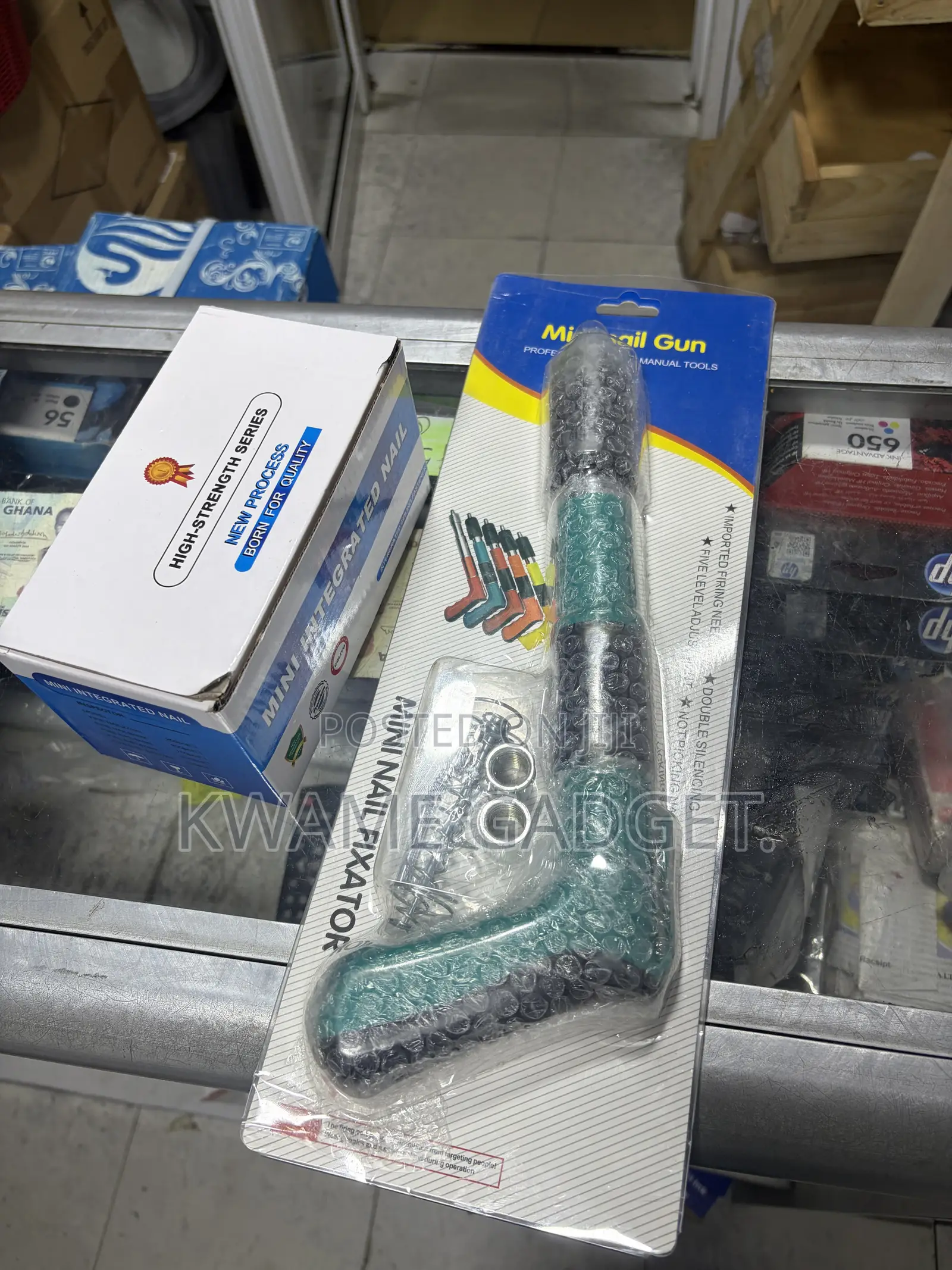Nail Gun With 100 Pieces of Nails